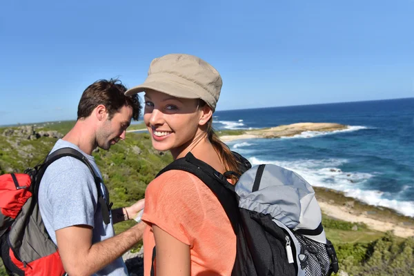 Hikers looking at map — Stock Photo, Image