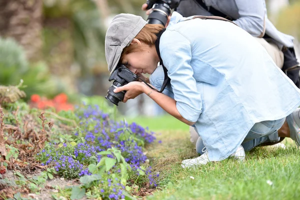 Fotografen fotografieren Vegetation — Stockfoto