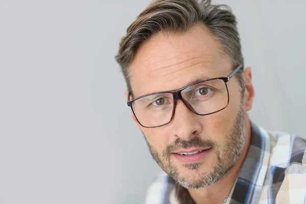 Mann mit Brille — Stockfoto