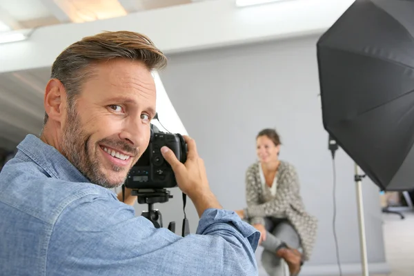 Fotograf på en skytte dag — Stockfoto