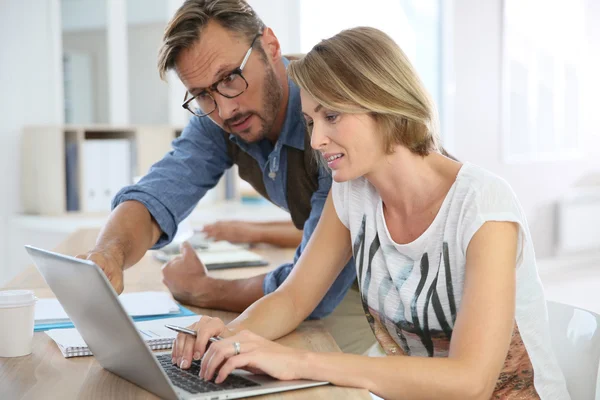 Şirket ofis çalışma