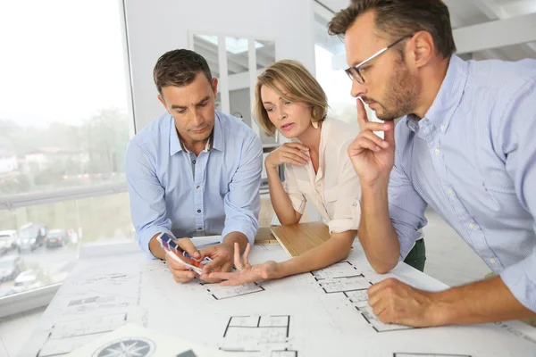 собрание архитекторов. собрание архитекторов. проектная команда. совещание архитекторов. собрание архитекторов.