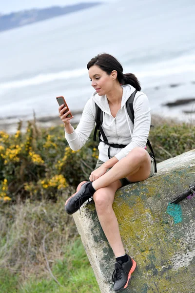 Frau beim Radeln fotografiert — Stockfoto