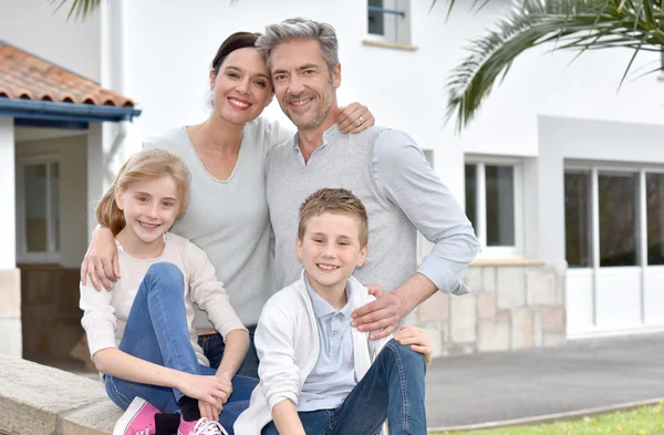 Happy family standing — Stock Photo, Image