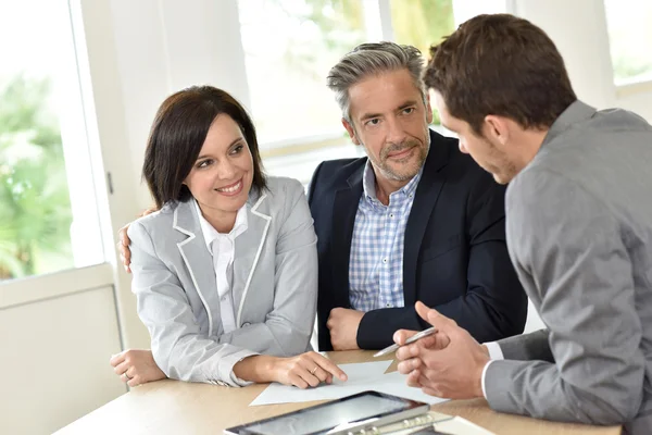 Emlakçı ile iki toplantı