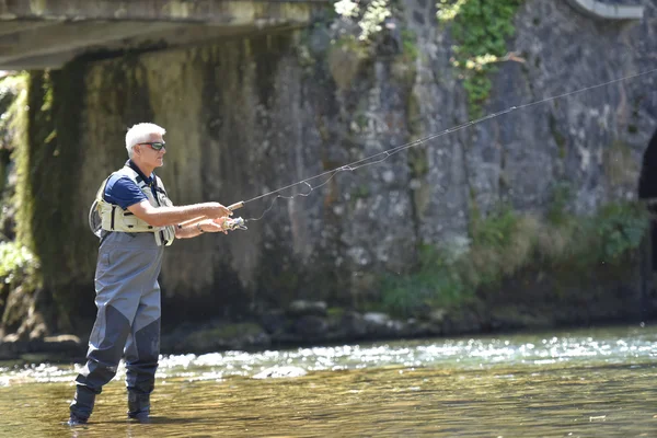 Pêcheur moulé pêche — Photo