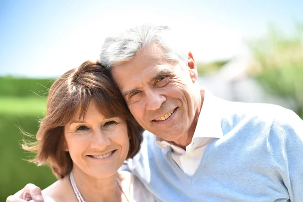 Mature  couple embracing each other — Stock Photo, Image