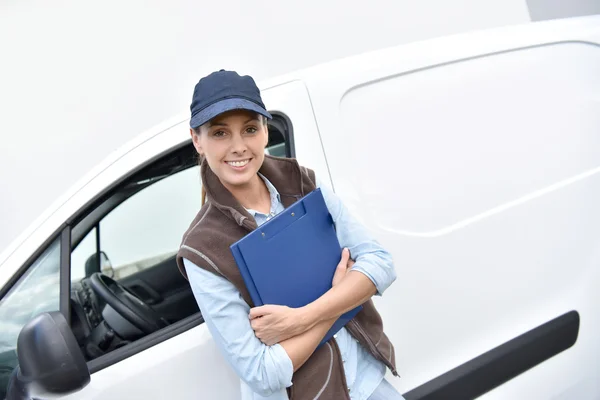 Delivery woman standing — Stock Photo, Image