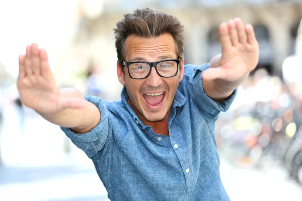 Cheerful guy with eyeglasses — Stock Photo, Image