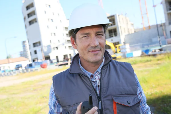 Entrepreneur on building site — Stock Photo, Image