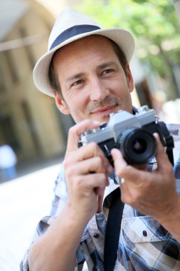 Vintage fotoğraf makinesi ile çekim fotoğrafçı