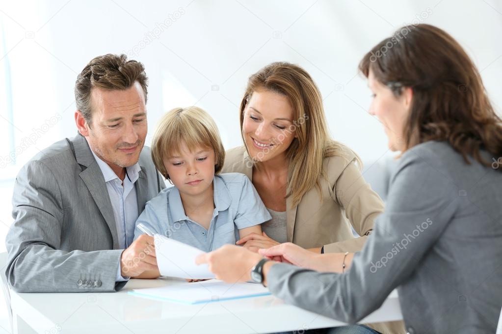 Family meeting real-estate agent