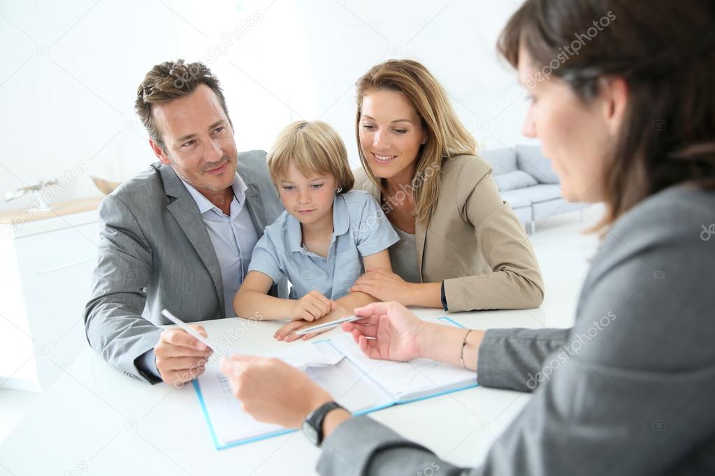 Family meeting real-estate agent