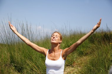 Yoga exercices yapıyor kadın