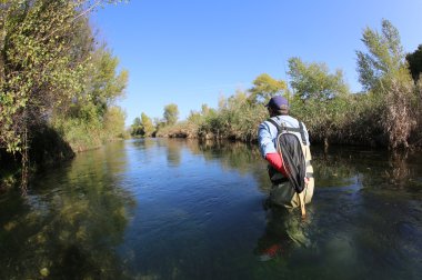 Balıkçı balıkçılık düşük su Nehri