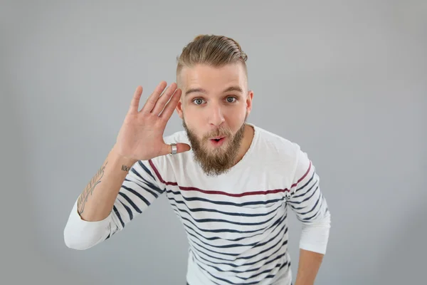 Uomo con sguardo stupito — Foto Stock