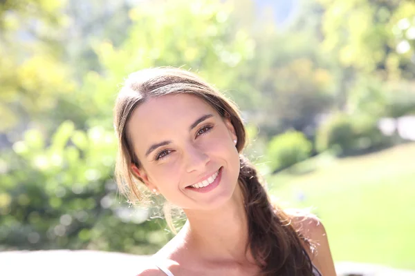 Hermosa mujer en Central Park — Foto de Stock