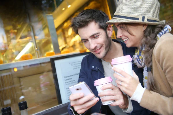 Couple dans un café — Photo