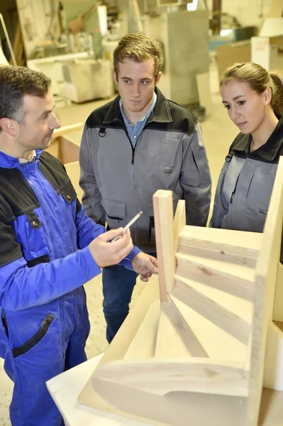 Corso di formazione per studenti in falegnameria — Foto Stock