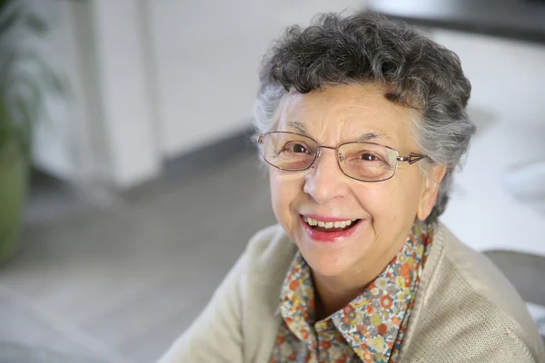 Elderly woman with eyeglasses — Stock Photo, Image