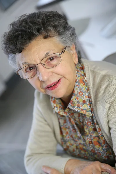 Elderly woman with eyeglasses — Stock Photo, Image