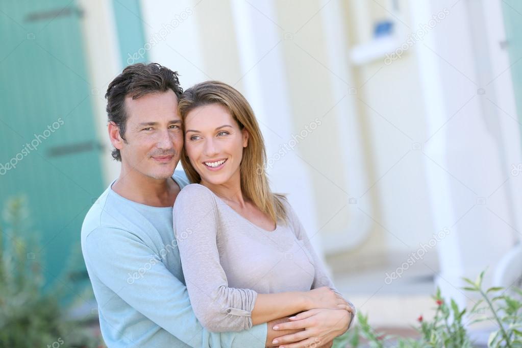 Pareja complicidad fotos de stock, imágenes de Pareja complicidad sin royalties | Depositphotos Pareja complicidad fotos de stock, imágenes de Pareja complicidad sin royalties | Depositphotos
