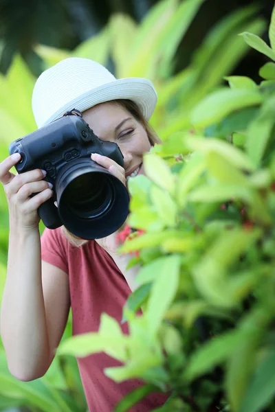 Photographer taking picture of nature — Stock Photo, Image