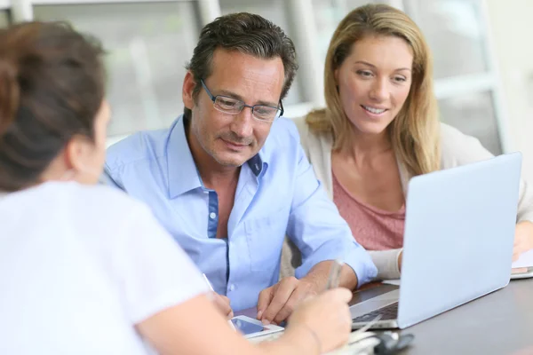 Meeting for partnership agreement — Stock Photo, Image