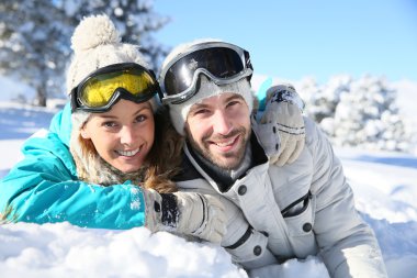 Karda bırakmasını Çift