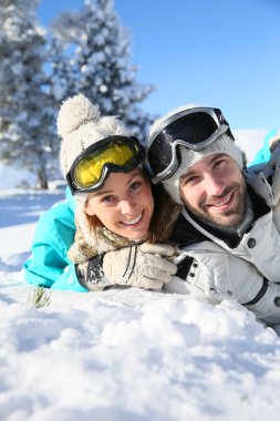 Karda bırakmasını Çift