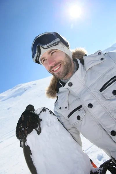 Сноубордист на лижному схилі — стокове фото