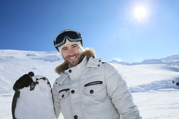 Snowboardista na sjezdovce — Stock fotografie