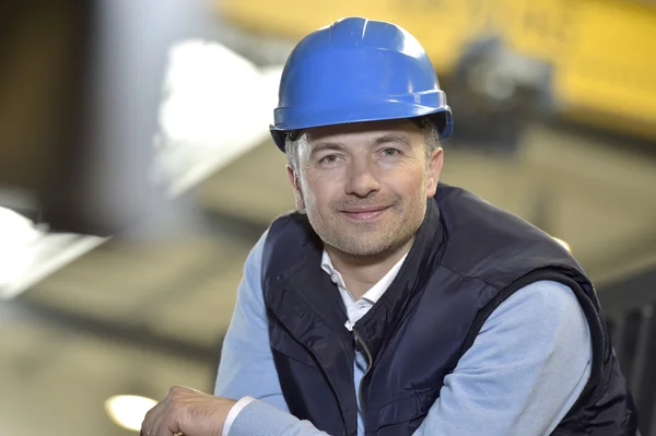 Supervisore in fabbrica industriale — Foto Stock