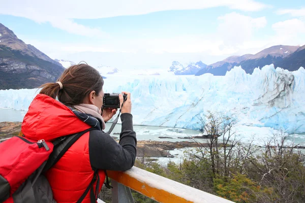 Turista tomando fotos — Foto de Stock