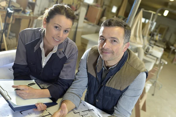 Architekten arbeiten zusammen — Stockfoto