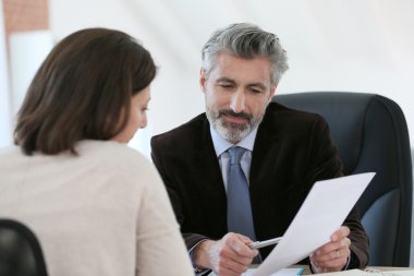 Avukat toplantı müşteri ofis