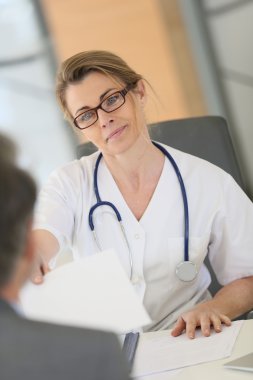Hasta ile doktor Toplantı