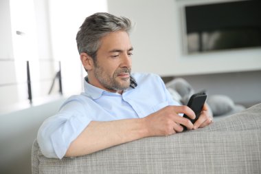 Mesaj gönderen adam