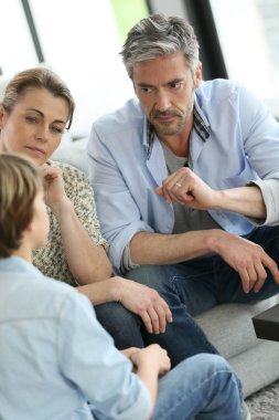 Anne çocukla konuşmayı