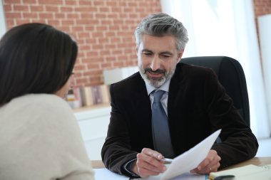 Avukat toplantı müşteri ofis