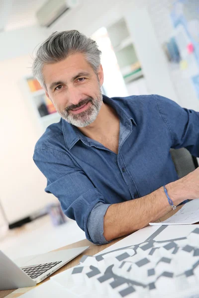 Mature architect in office — Stock Photo, Image