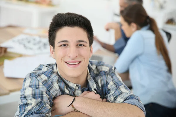 College jongen bijwonen klasse — Stockfoto