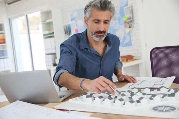 Mature architect in office — Stock Photo, Image