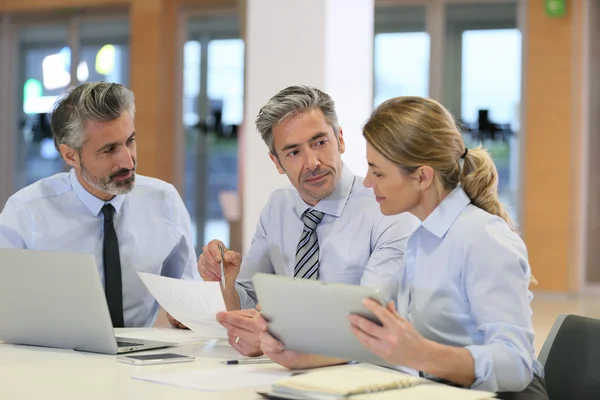 Affärsgruppsmöte — Stockfoto