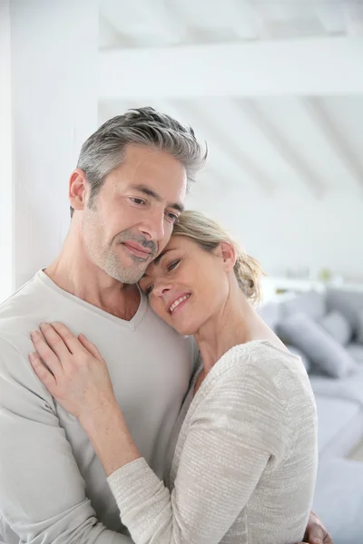 Pareja madura cariñosa —  Fotos de Stock