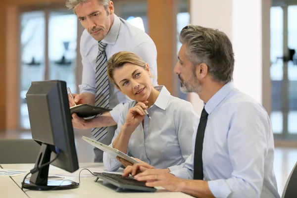 Business team in office — Stock Photo, Image