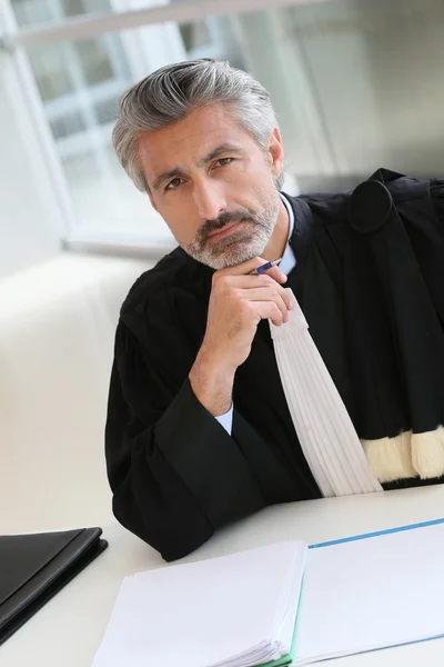 Lawyer working on judgement report — Stock Photo, Image