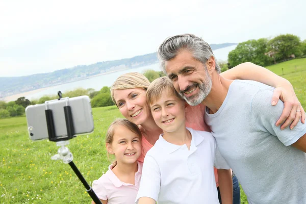Rodziny przy selfie obraz — Zdjęcie stockowe