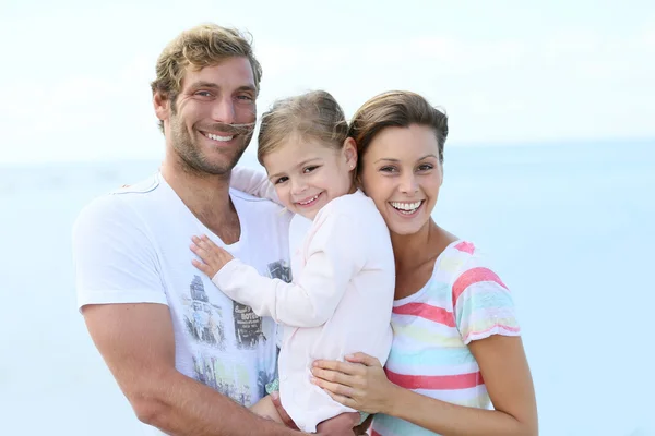 Familia divirtiéndose juntos — Foto de Stock