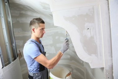 kapalı duvara çalışma sıvacı